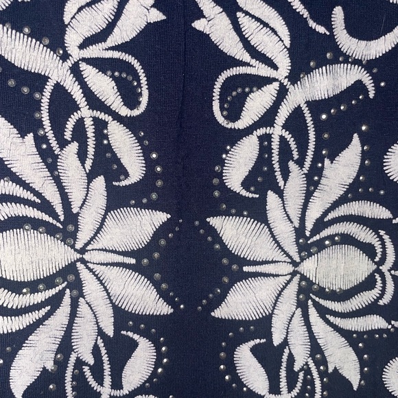 B.L.E.U. Blouse - Picture 3 of 4